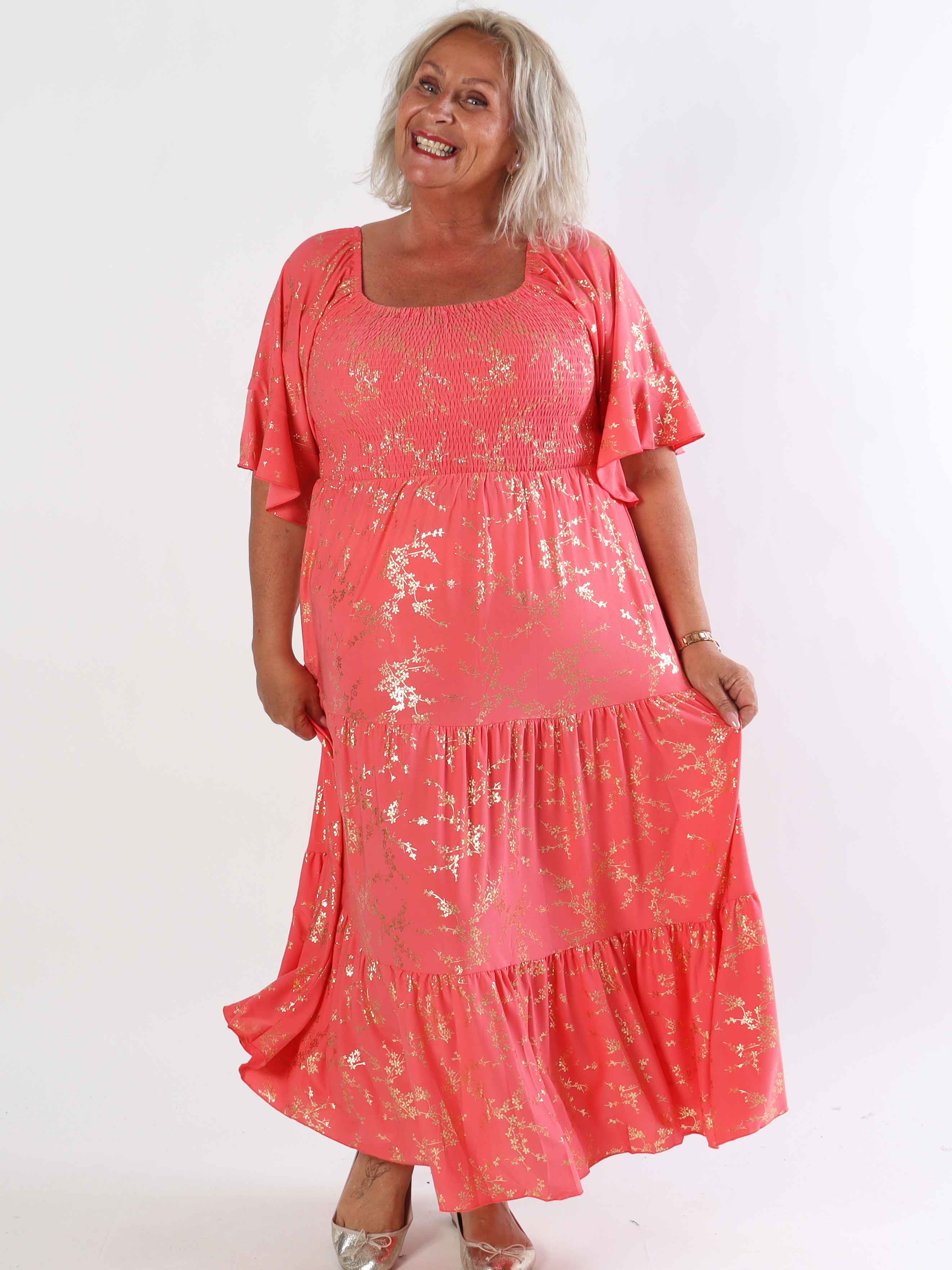 Elna Gold - Ensfarvet plus size kjole med smock og guld print